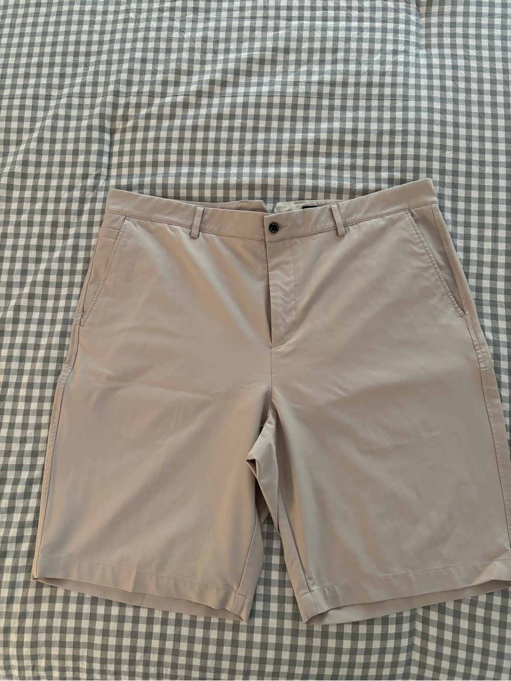 Dunning Golf Men's Flat Front performance Shorts in Light khaki